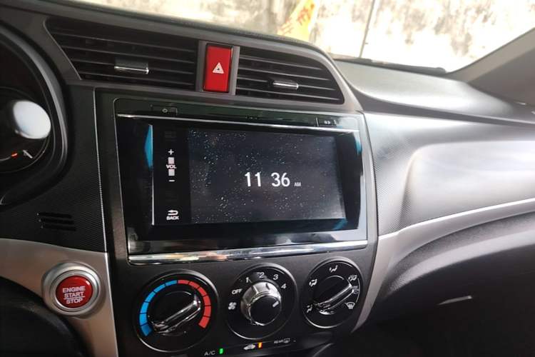Used Honda Crider 2017 1.8L CVT Luxury Special Edition Audio And AC Panel