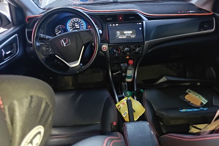 Used Honda Crider 2017 1.8L CVT Luxury Special Edition Center Console