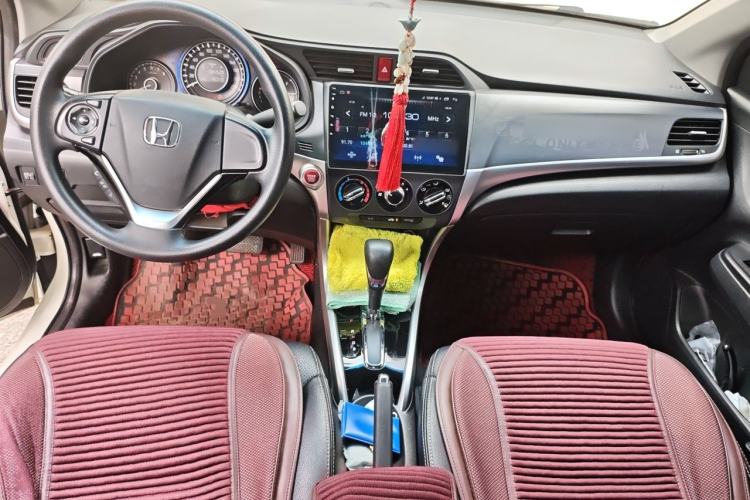 Used Honda Crider 2017 1.8L CVT Comfort Special Edition Center Console