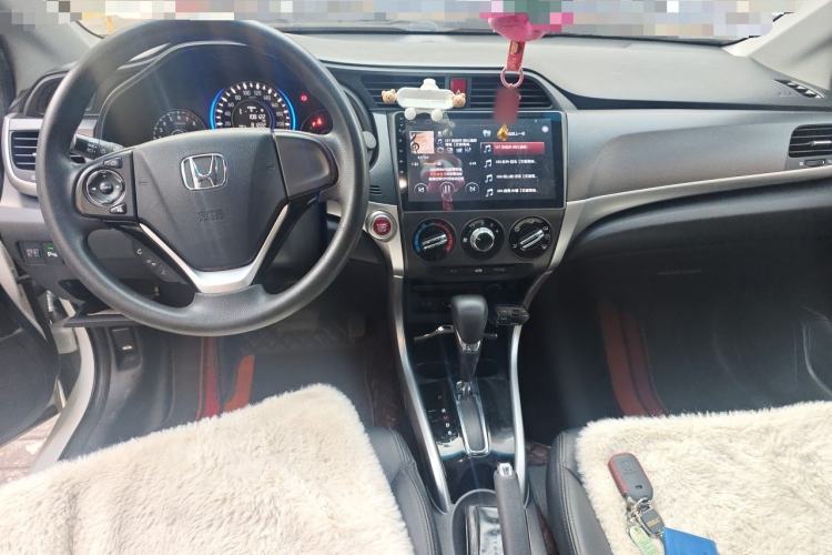 Used Honda Crider 2017 1.8L CVT Luxury Special Edition Center Console
