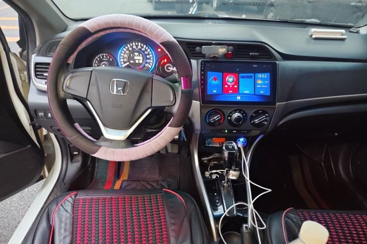 Used Honda Crider 2017 1.8L CVT Comfort Special Edition Center Console