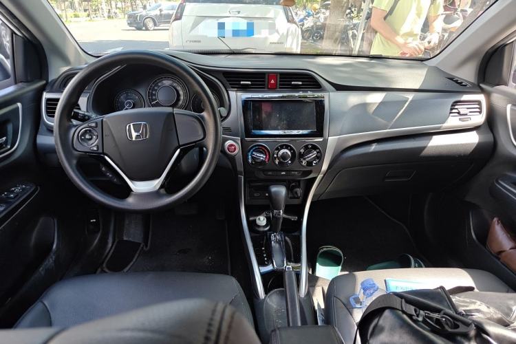 Used Honda Crider 2017 1.8L CVT Luxury Special Edition Center Console