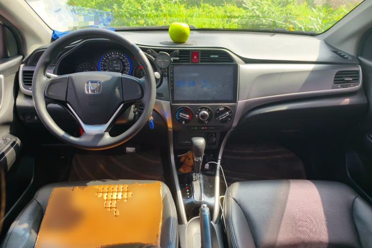 Used Honda Crider 2017 1.8L CVT Comfort Special Edition Center Console