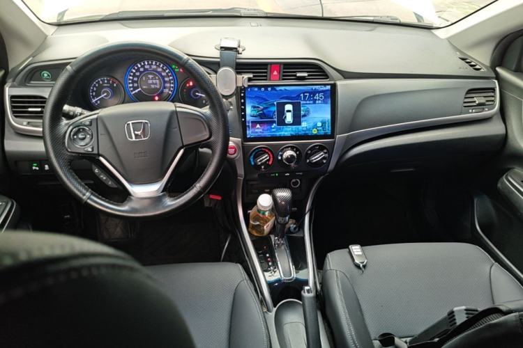 Used Honda Crider 2017 1.8L CVT Luxury Special Edition Center Console