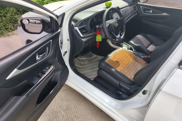 Used Honda Crider 2017 1.8L CVT Comfort Special Edition Driver Seat