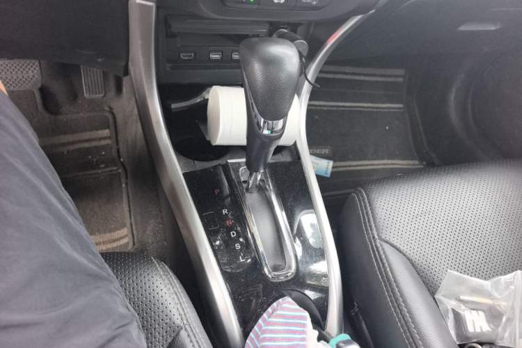 Used Honda Crider 2017 1.8L CVT Comfort Special Edition Gear Lever