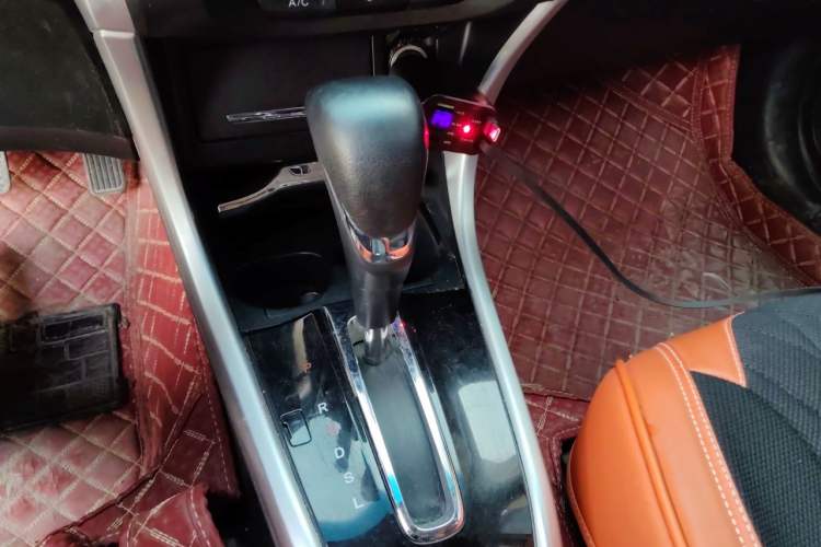 Used Honda Crider 2017 1.8L CVT Comfort Special Edition Gear Lever