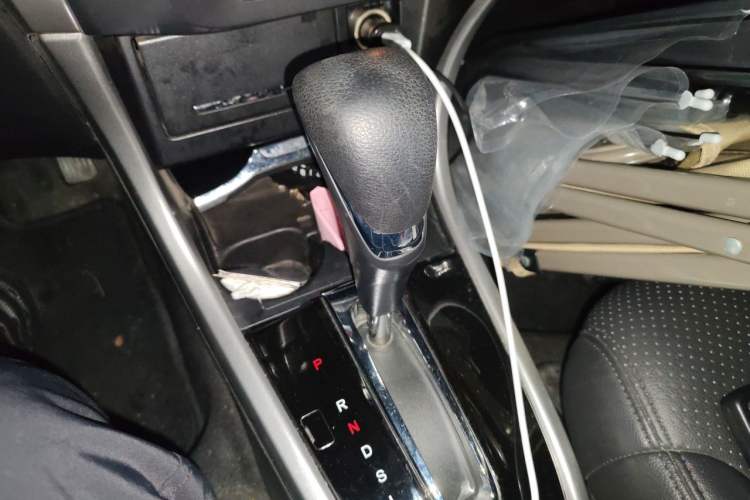Used Honda Crider 2017 1.8L CVT Luxury Special Edition Gear Lever