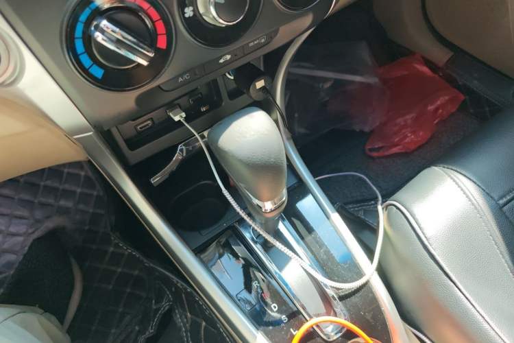 Used Honda Crider 2017 1.8L CVT Luxury Special Edition Gear Lever