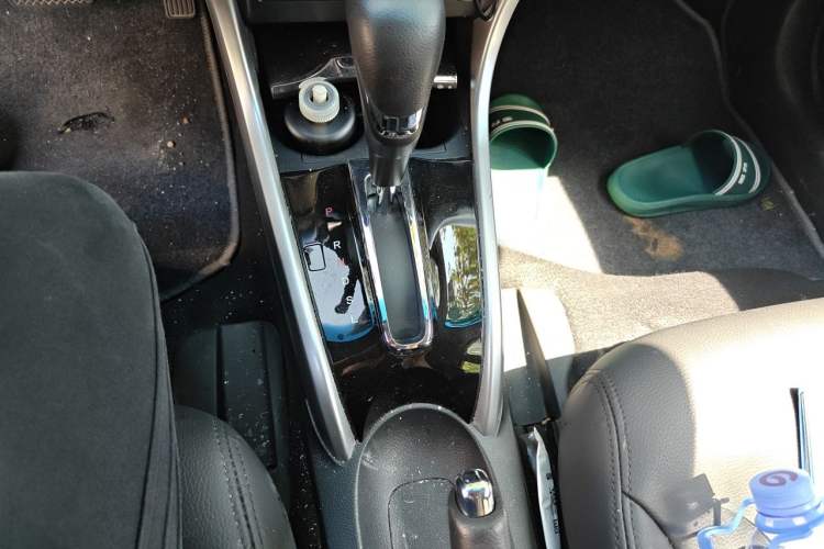 Used Honda Crider 2017 1.8L CVT Luxury Special Edition Gear Lever