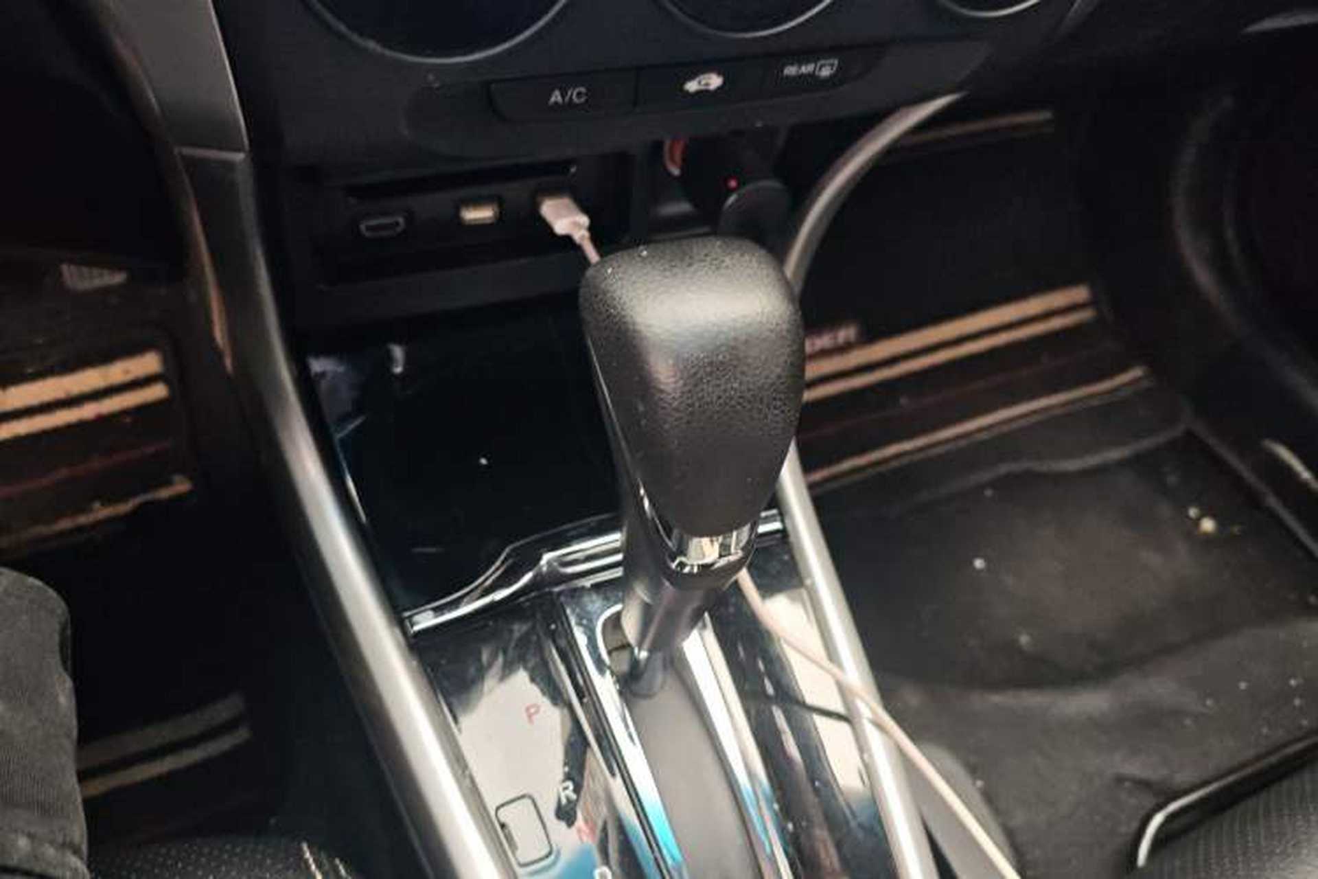 Used Honda Crider 2017 1.8L CVT Luxury Special Edition Gear Lever