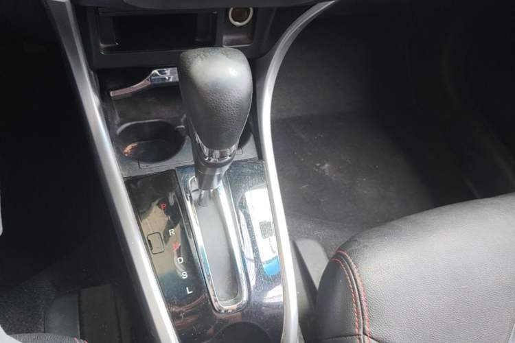 Used Honda Crider 2017 1.8L CVT Comfort Special Edition Gear Lever