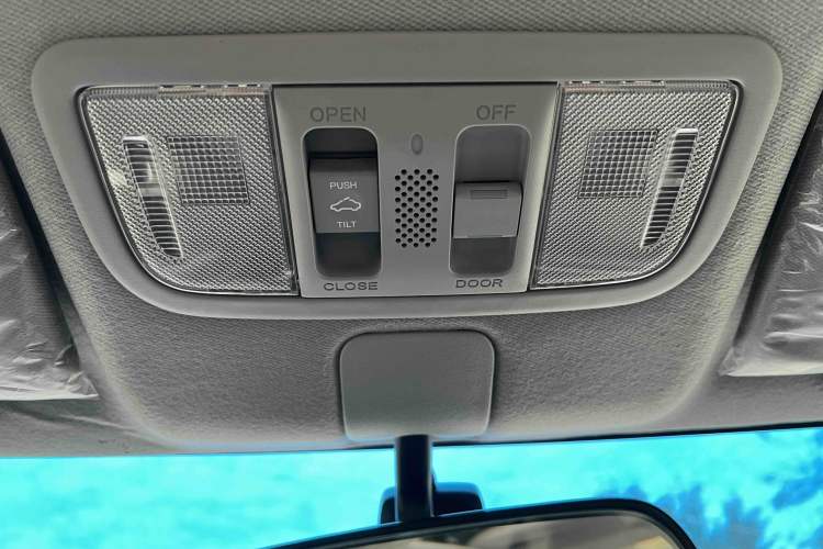 Used Honda Crider 2017 1.8L CVT Luxury Special Edition Interior 7