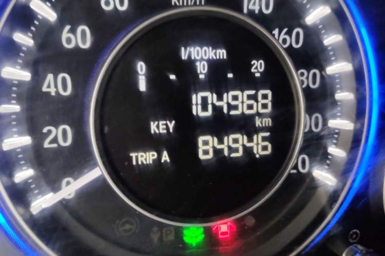 Used Honda Crider 2017 1.8L CVT Comfort Special Edition Odometer Close Up