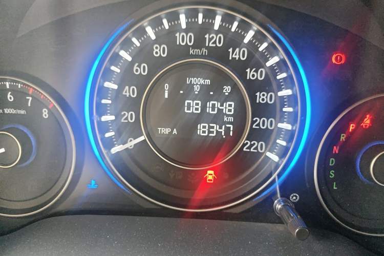 Used Honda Crider 2017 1.8L CVT Luxury Special Edition Odometer Close Up