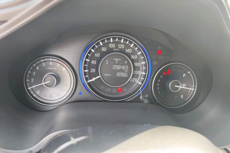 Used Honda Crider 2017 1.8L CVT Comfort Special Edition Odometer Close Up