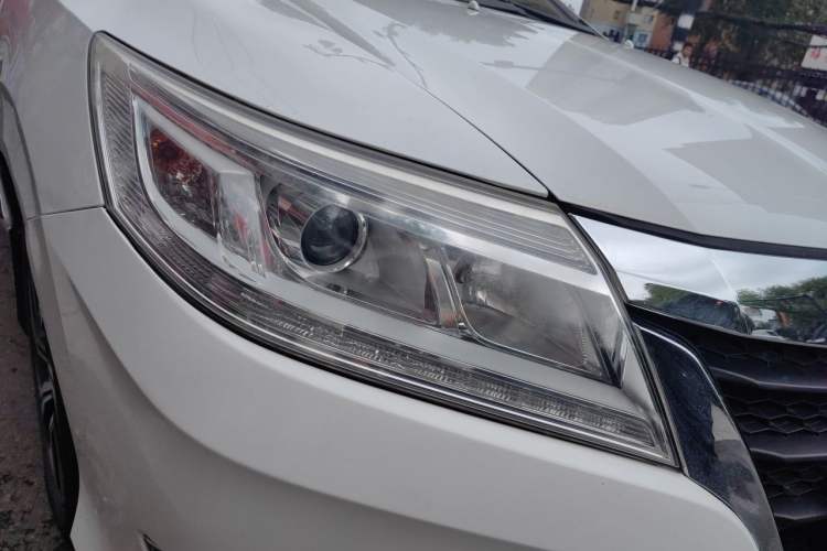 Used Honda Crider 2017 1.8L CVT Comfort Special Edition Right Front Headlight