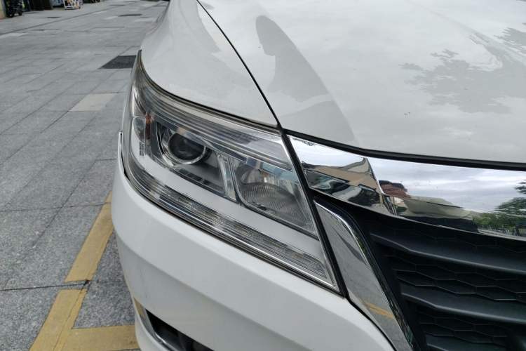 Used Honda Crider 2017 1.8L CVT Comfort Special Edition Right Front Headlight