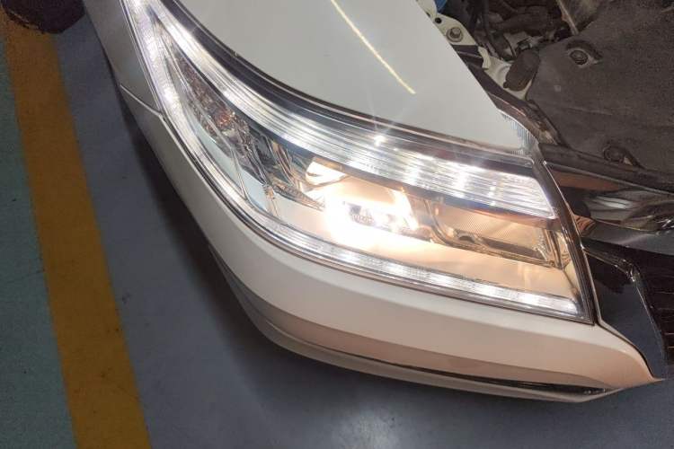 Used Honda Crider 2017 1.8L CVT Luxury Special Edition Right Front Headlight