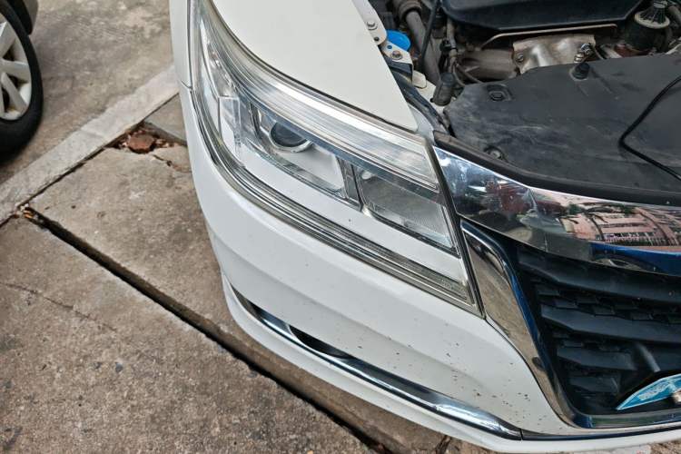 Used Honda Crider 2017 1.8L CVT Luxury Special Edition Right Front Headlight