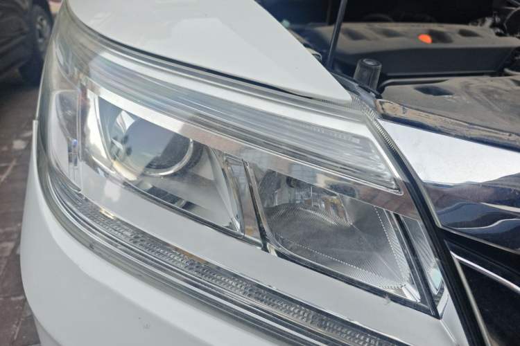 Used Honda Crider 2017 1.8L CVT Luxury Special Edition Right Front Headlight