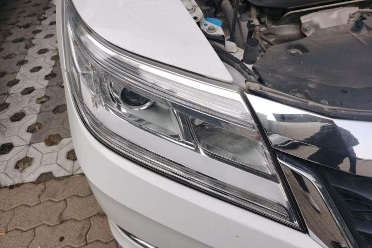 Used Honda Crider 2017 1.8L CVT Comfort Special Edition Right Front Headlight