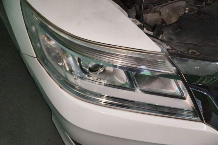 Used Honda Crider 2017 1.8L CVT Comfort Special Edition Right Front Headlight