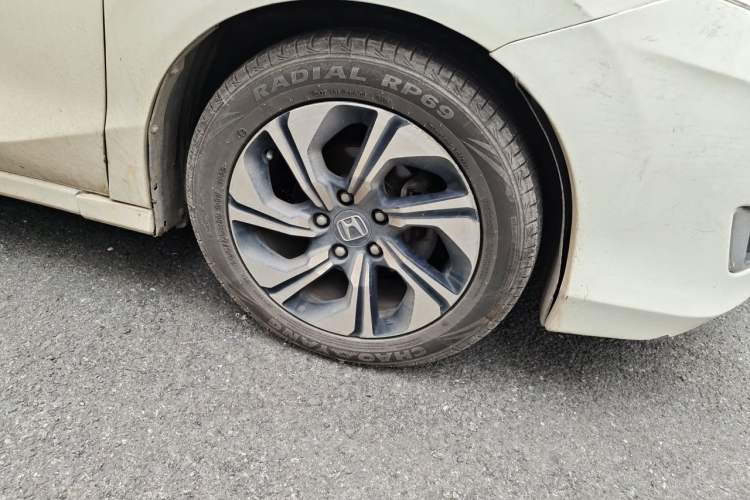 Used Honda Crider 2017 1.8L CVT Comfort Special Edition Right Front Wheel Hub