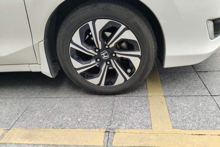 Used Honda Crider 2017 1.8L CVT Comfort Special Edition Right Front Wheel Hub