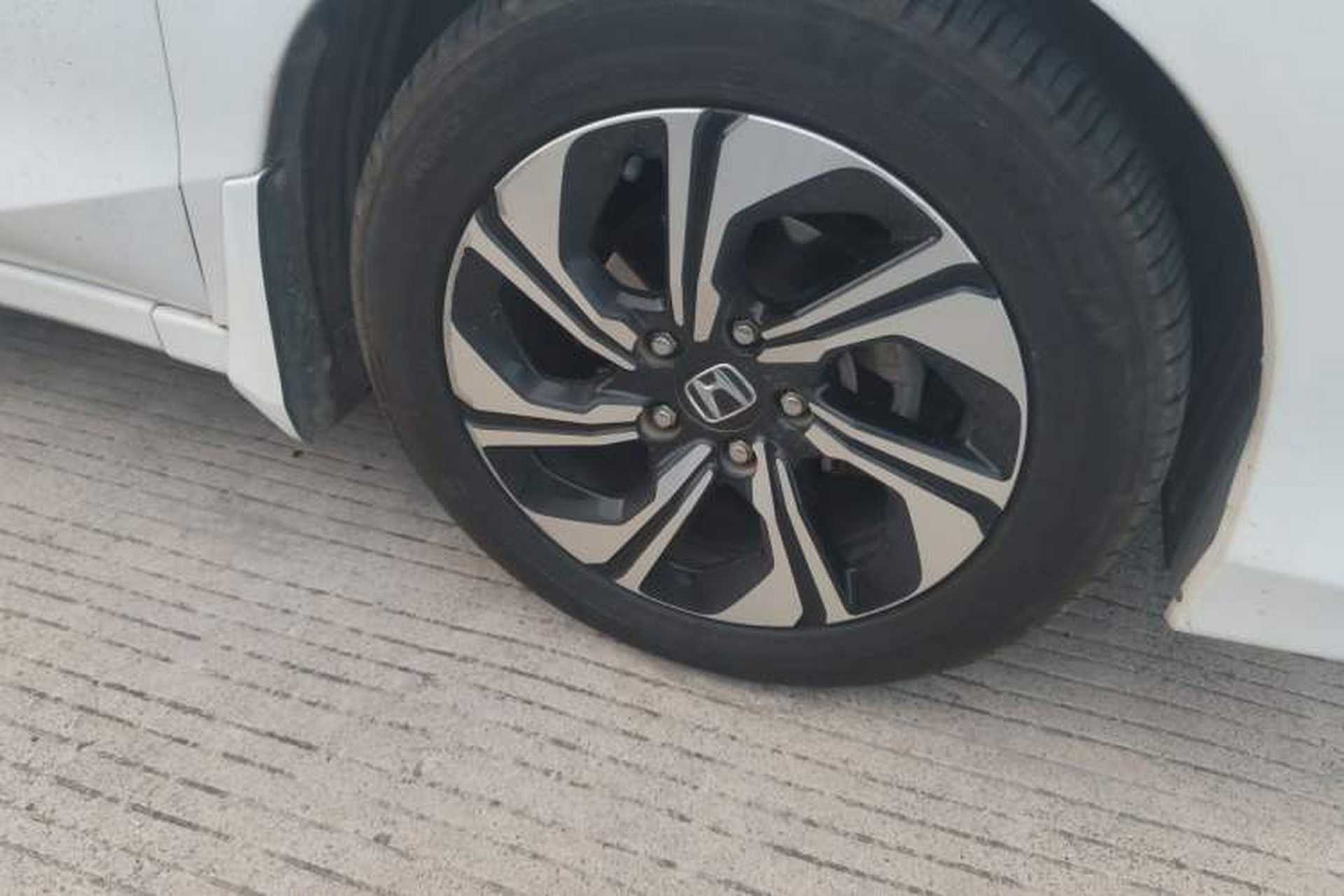 Used Honda Crider 2017 1.8L CVT Luxury Special Edition Right Front Wheel Hub