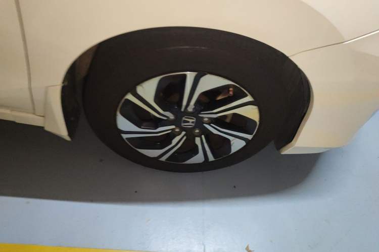 Used Honda Crider 2017 1.8L CVT Luxury Special Edition Right Front Wheel Hub