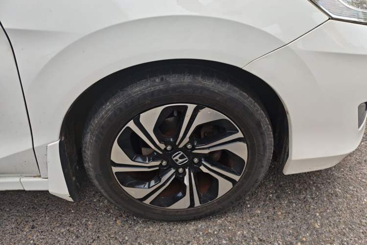 Used Honda Crider 2017 1.8L CVT Comfort Special Edition Right Front Wheel Hub