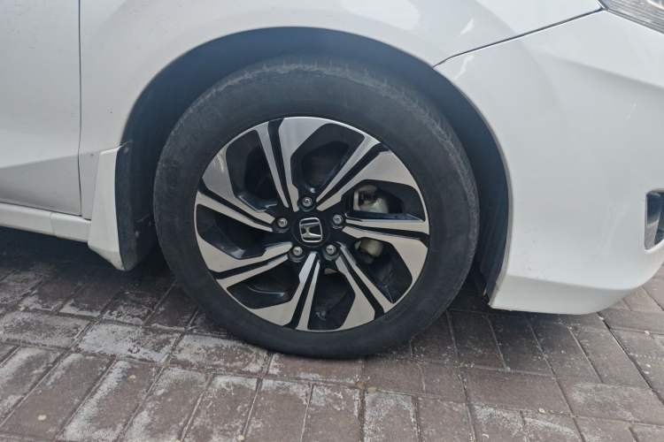Used Honda Crider 2017 1.8L CVT Luxury Special Edition Right Front Wheel Hub