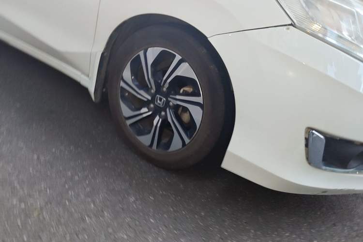 Used Honda Crider 2017 1.8L CVT Comfort Special Edition Right Front Wheel Hub