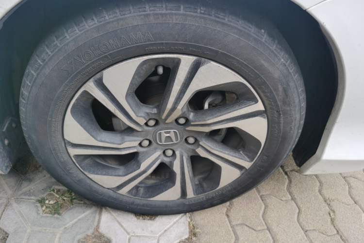 Used Honda Crider 2017 1.8L CVT Comfort Special Edition Right Front Wheel Hub