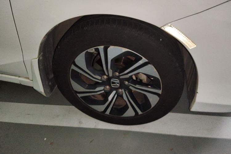 Used Honda Crider 2017 1.8L CVT Comfort Special Edition Right Front Wheel Hub