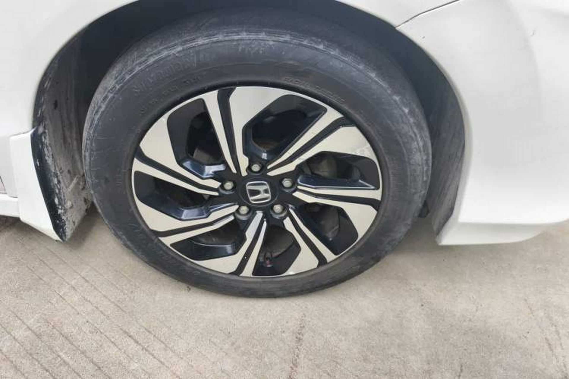 Used Honda Crider 2017 1.8L CVT Comfort Special Edition Right Front Wheel Hub