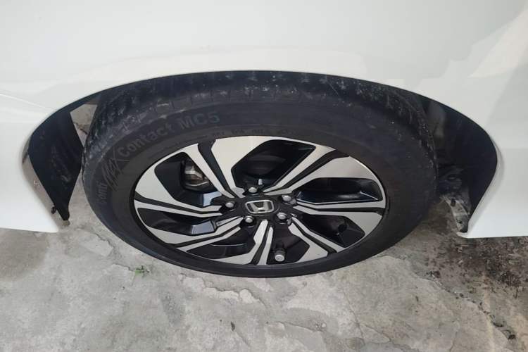 Used Honda Crider 2017 1.8L CVT Luxury Special Edition Right Rear Wheel Hub