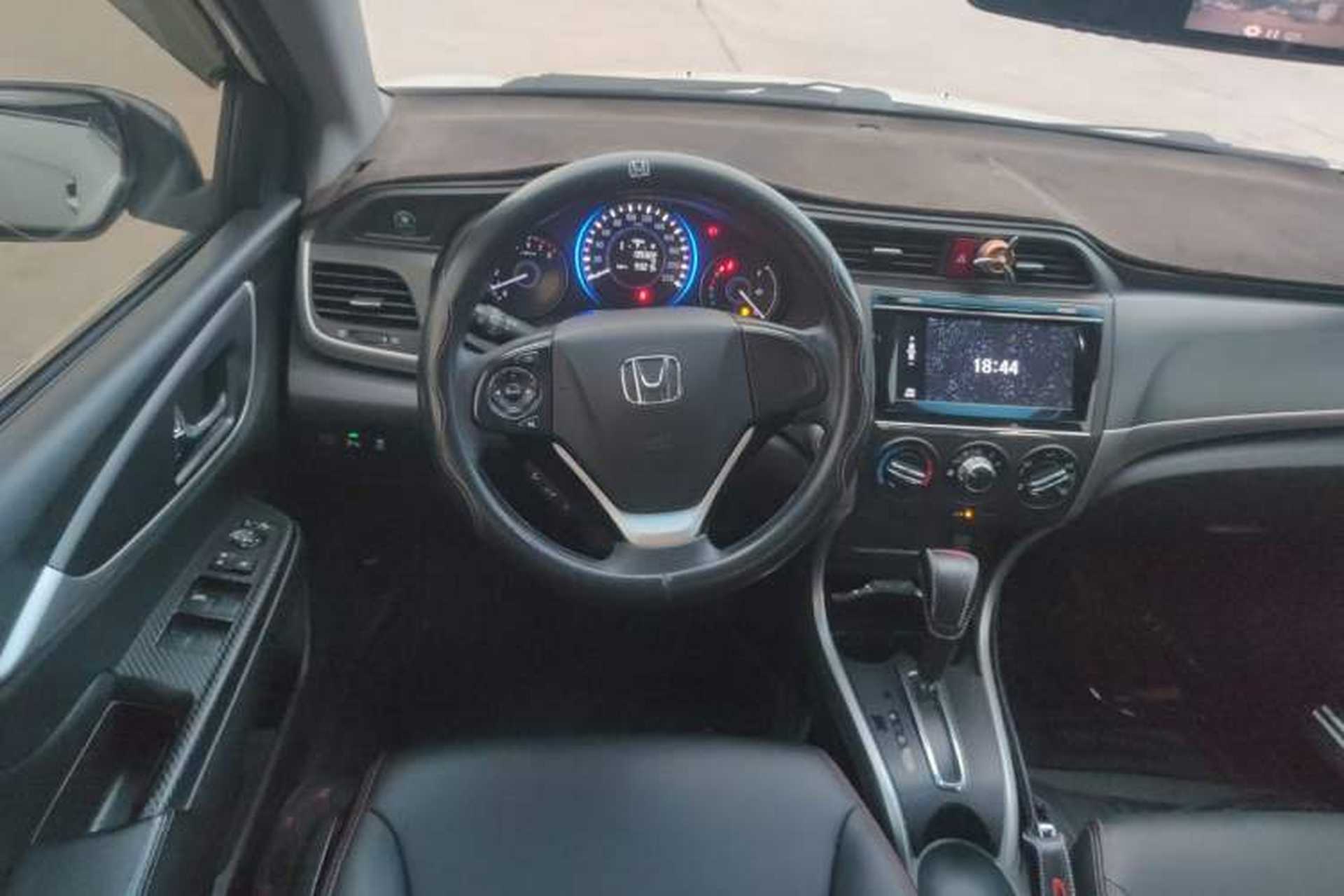 Used Honda Crider 2017 1.8L CVT Luxury Special Edition Steering Wheel