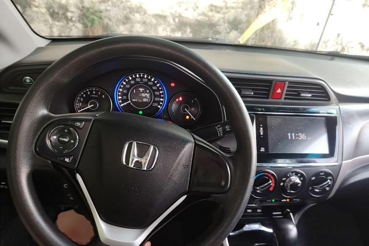 Used Honda Crider 2017 1.8L CVT Luxury Special Edition Steering Wheel