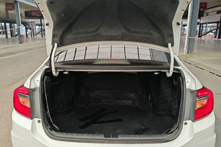 Used Honda Crider 2017 1.8L CVT Luxury Special Edition Trunk