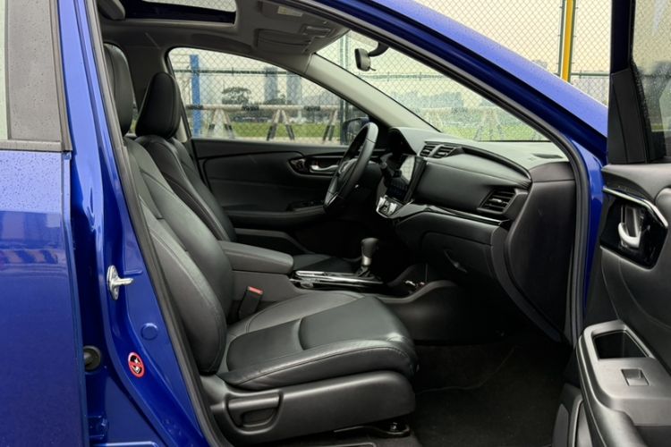 Used Honda Crider 2019 180 Turbo CVT Luxury Edition China V Right Front Seat