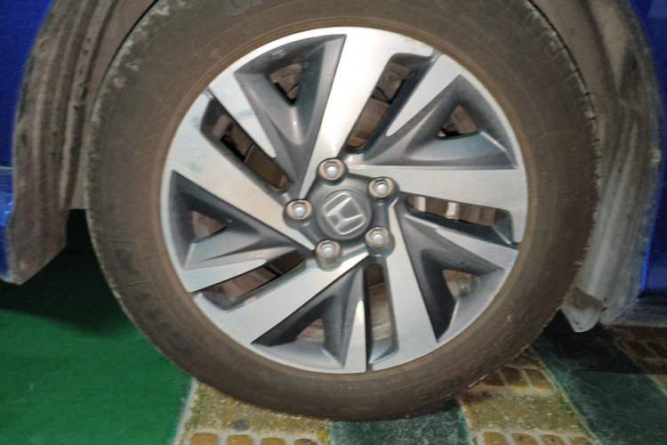 Used Honda Crider 2019 180 Turbo CVT Luxury Edition China V Right Front Wheel Hub
