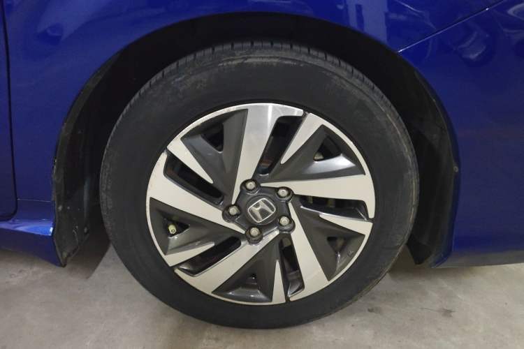 Used Honda Crider 2019 180 Turbo CVT Luxury Edition China V Right Front Wheel Hub