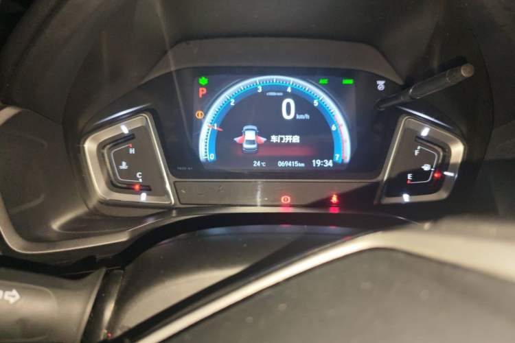 Used Honda Crider 2019 180 Turbo CVT Leading Edition China V Odometer Close Up