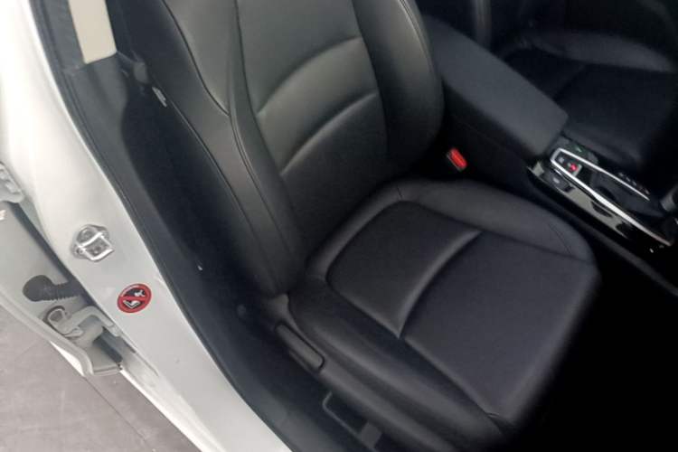Used Honda Crider 2019 180 Turbo CVT Leading Edition China V Right Front Seat