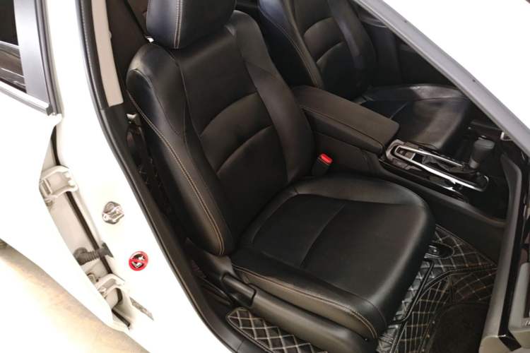 Used Honda Crider 2019 180 Turbo CVT Comfort Edition China V Right Front Seat