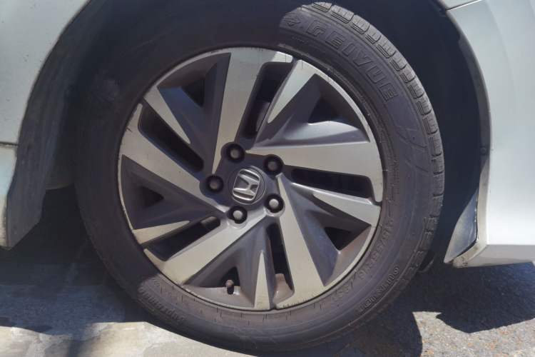 Used Honda Crider 2019 180 Turbo CVT Luxury Edition China V Right Front Wheel Hub