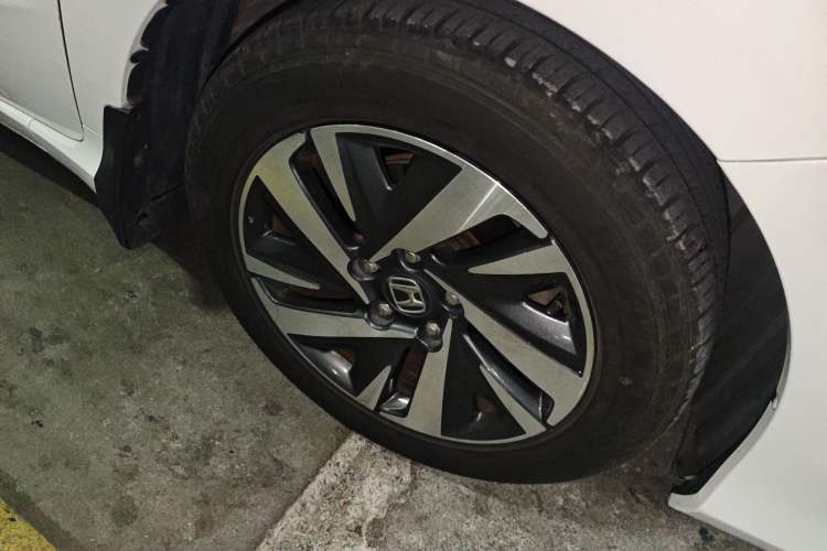 Used Honda Crider 2019 180 Turbo CVT Luxury Edition China V Right Front Wheel Hub