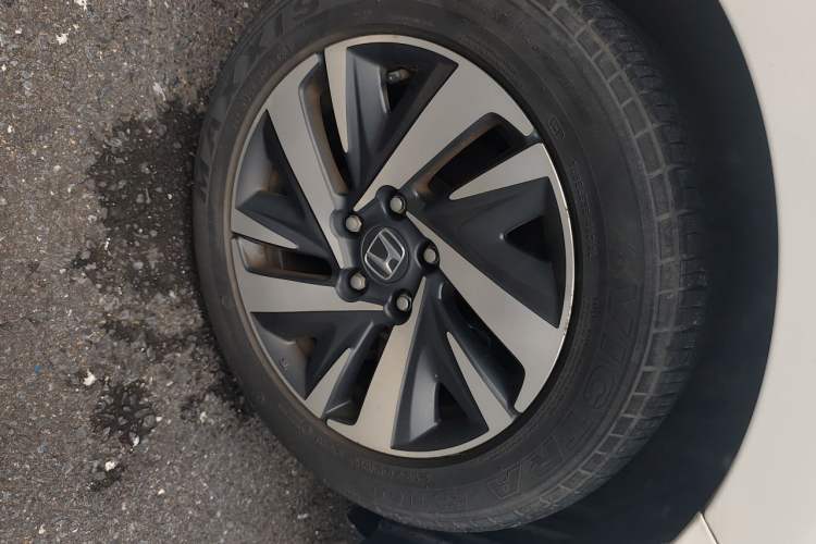 Used Honda Crider 2019 180 Turbo CVT Luxury Edition China V Right Front Wheel Hub